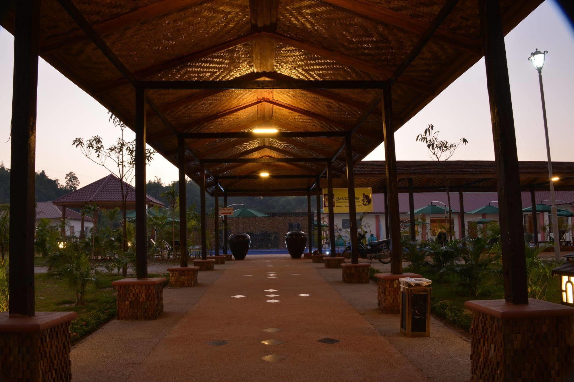 Great Wall Hotel - Nay Pyi Taw Oattara Thiri Buitenkant foto