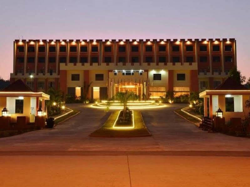 Great Wall Hotel - Nay Pyi Taw Oattara Thiri Buitenkant foto